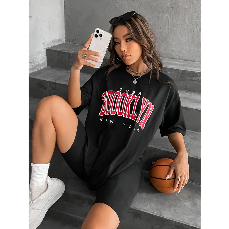 Moda Vintage Bayan T-Shirt 189 - Street Fashion New York 2025 incelemesi ve fiyatı
